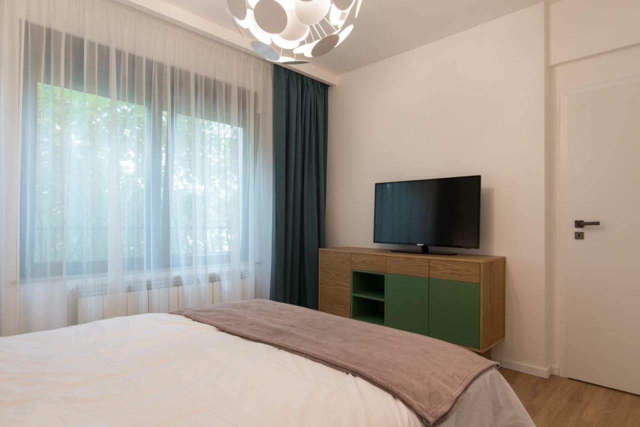 Arbans Elegant Apartment In The City Center Bucharest Exterior photo